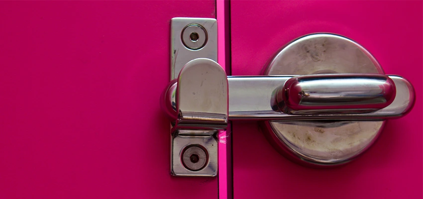 Childproof Gate Lock in Pedley, California